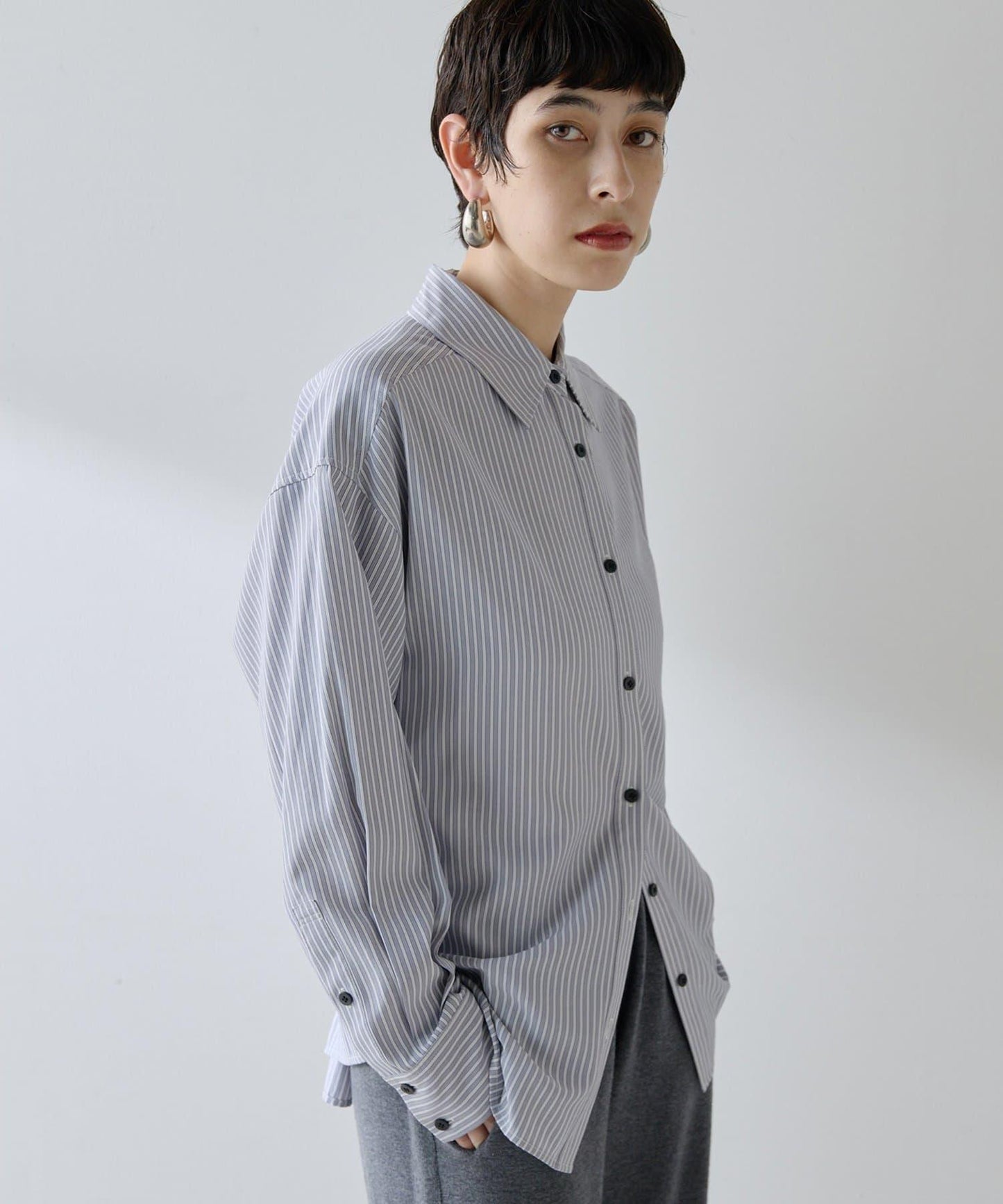 【THE PAUSE】條紋修身襯衫