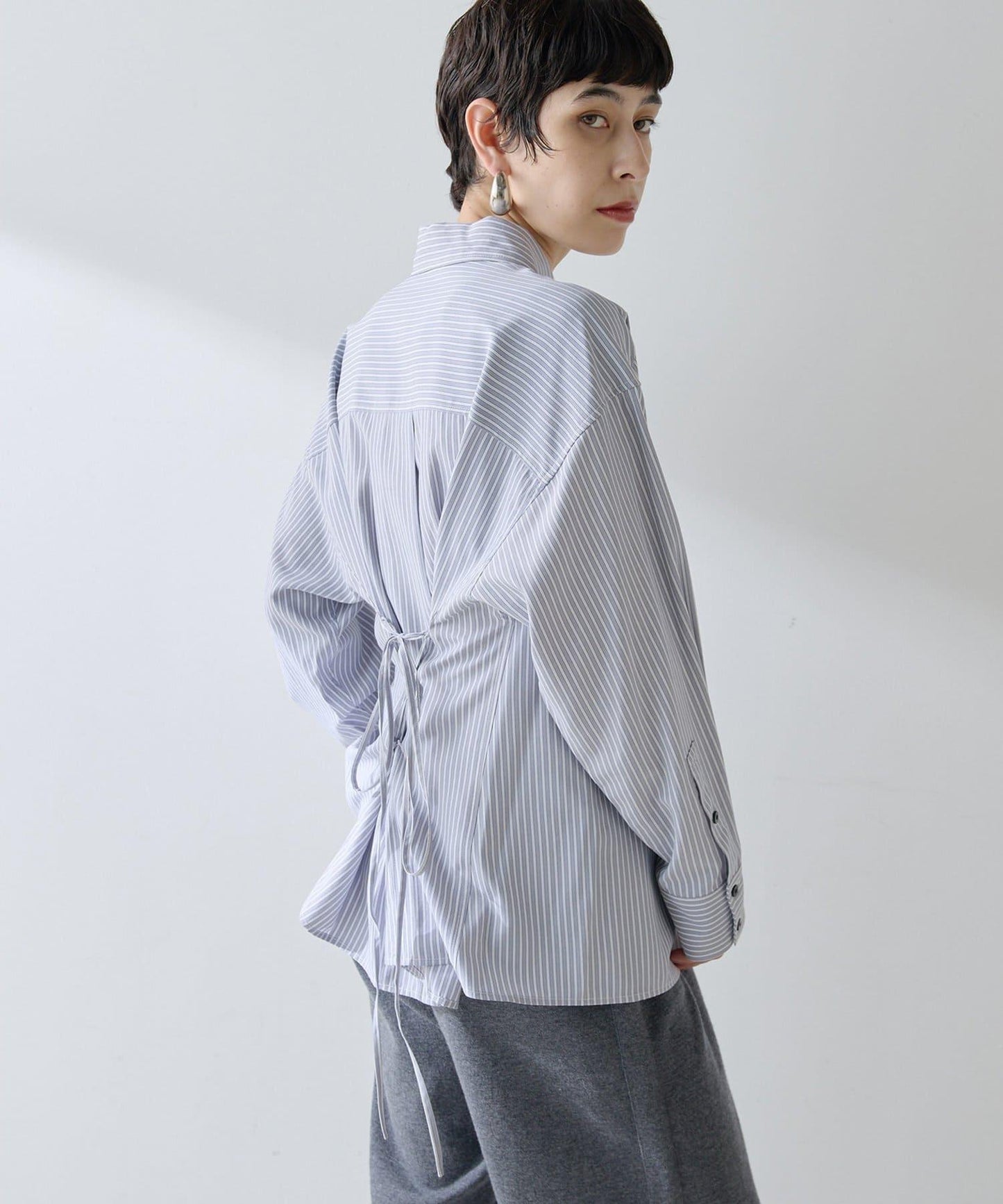 【THE PAUSE】條紋修身襯衫