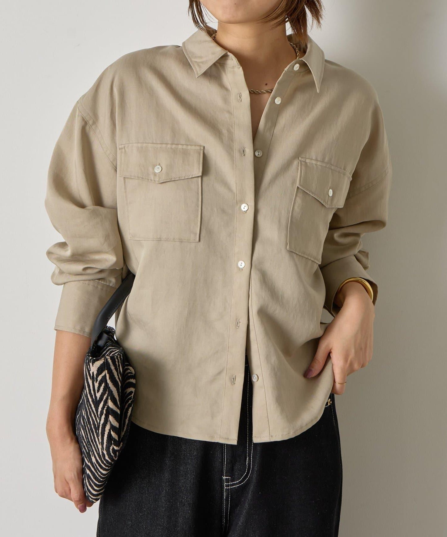 袖褶雙口袋襯衫