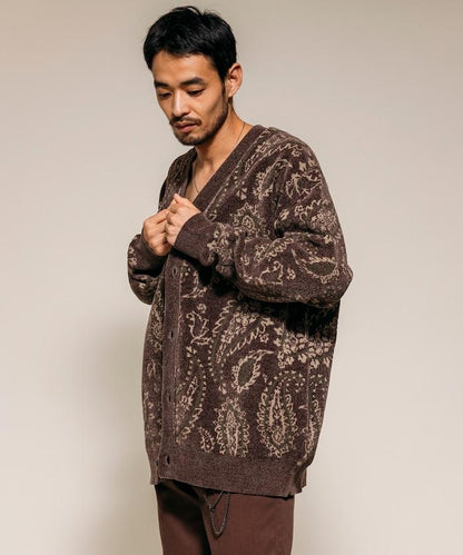 寬鬆版型佩斯利滿印花毛圈紗線針織開衫