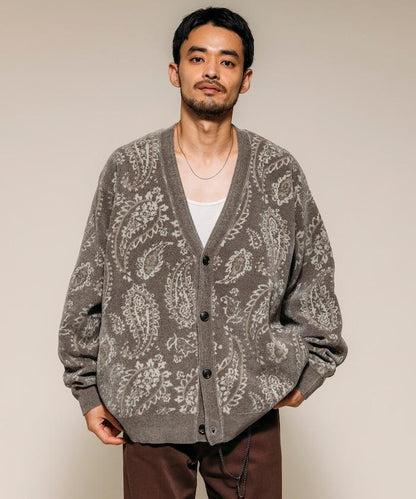 寬鬆版型佩斯利滿印花毛圈紗線針織開衫