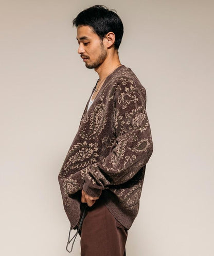 寬鬆版型佩斯利滿印花毛圈紗線針織開衫