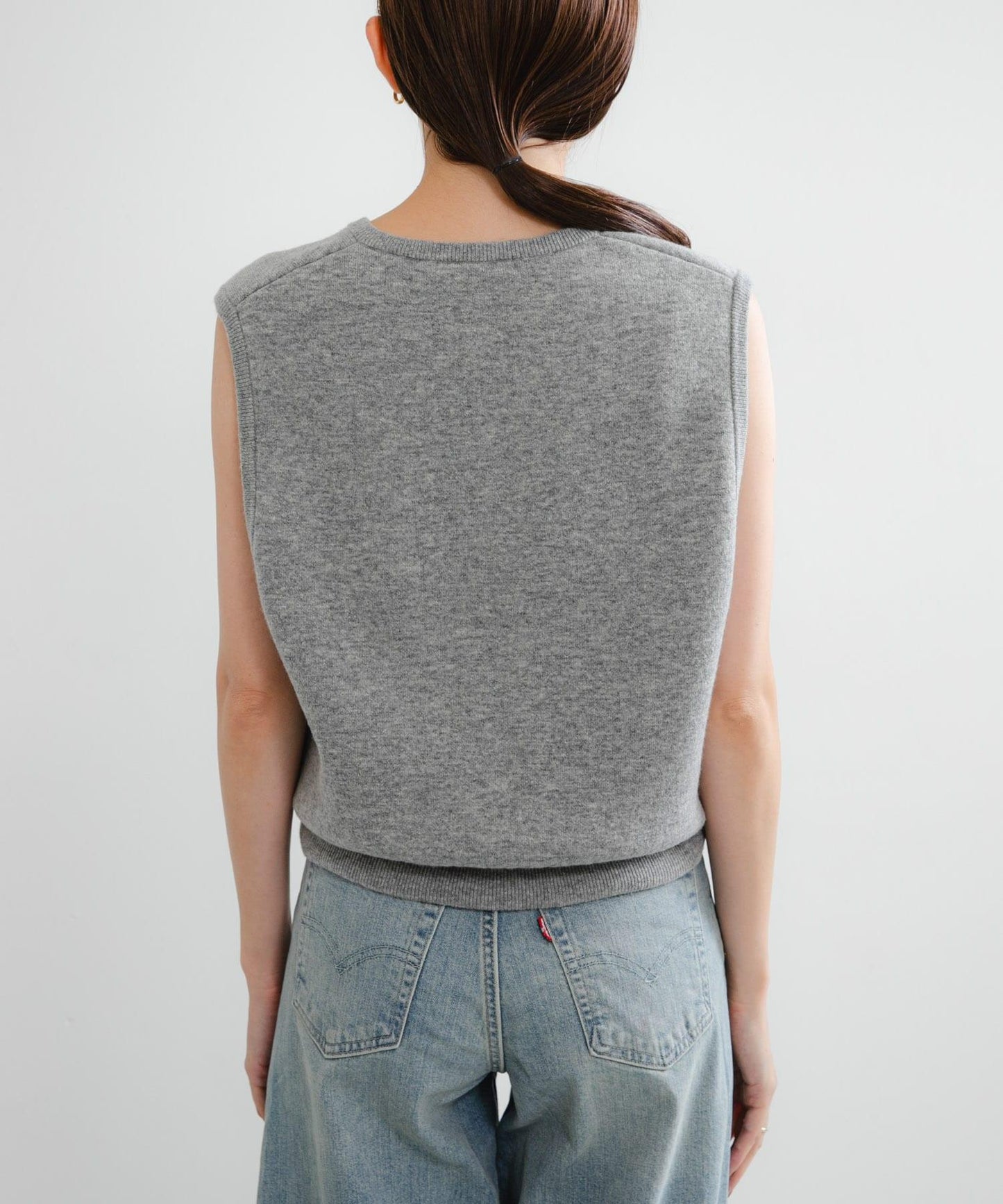 羊毛羊絨V領針織背心