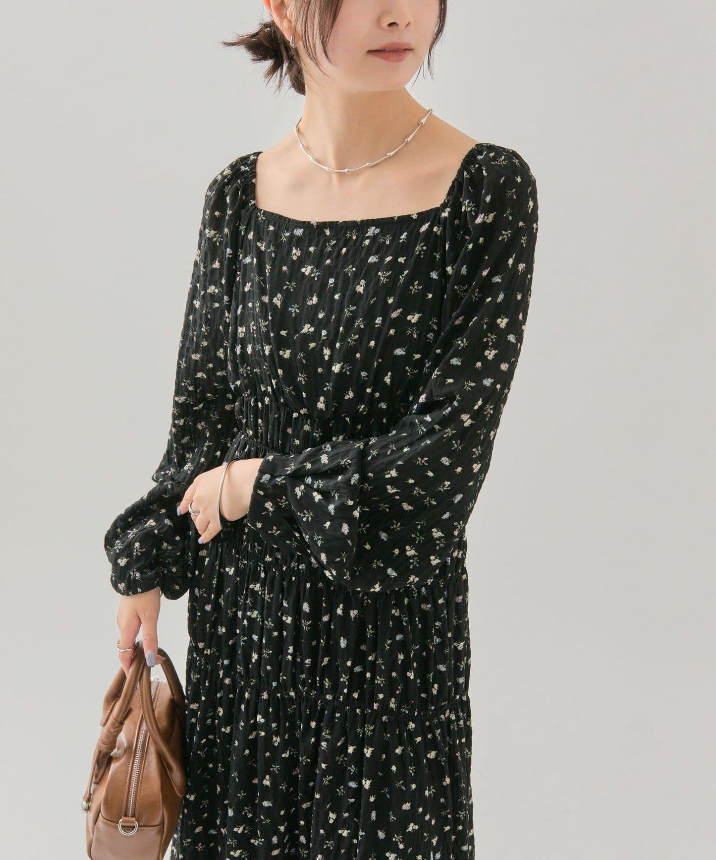 小花束腰連衣裙