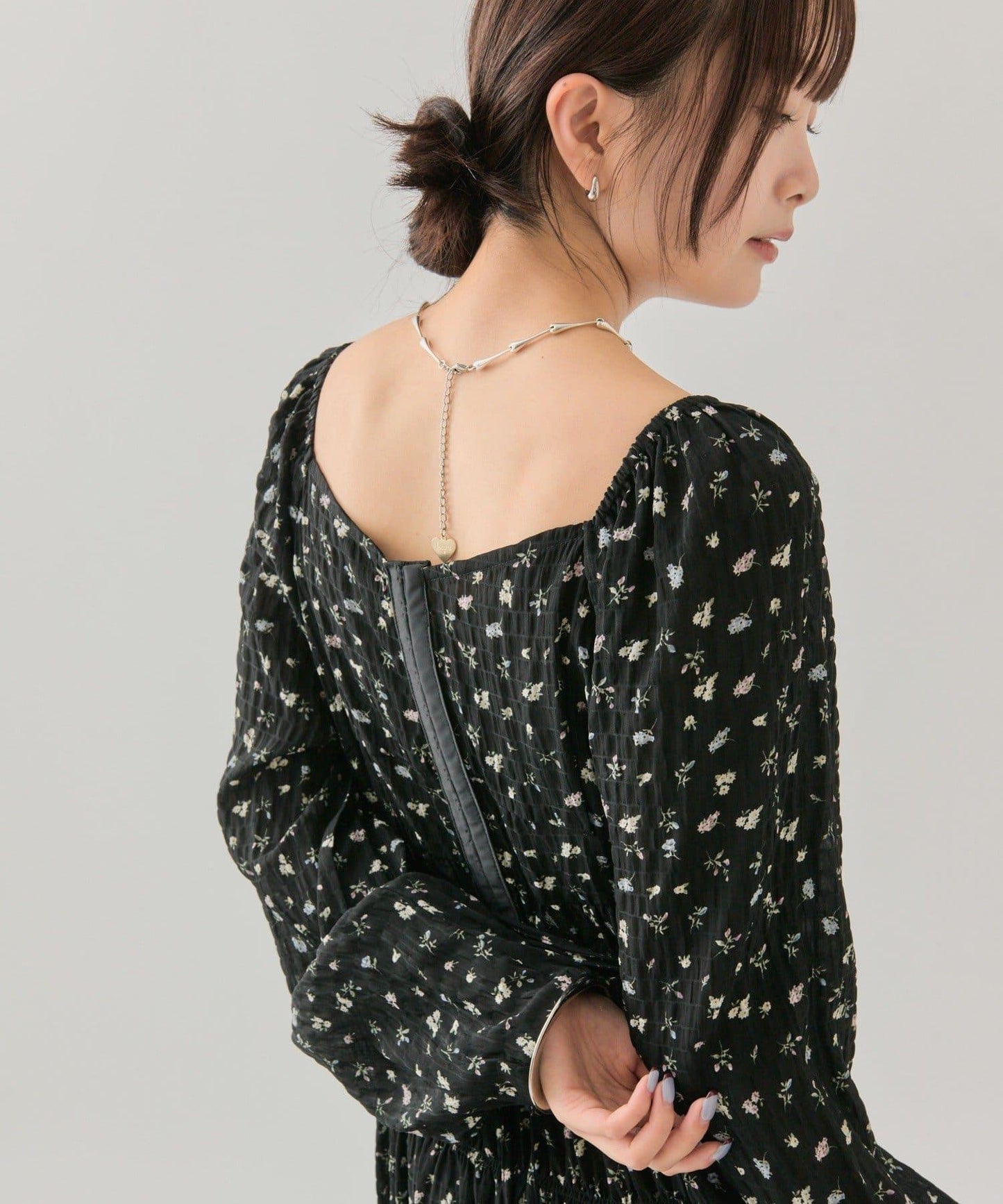 小花束腰連衣裙