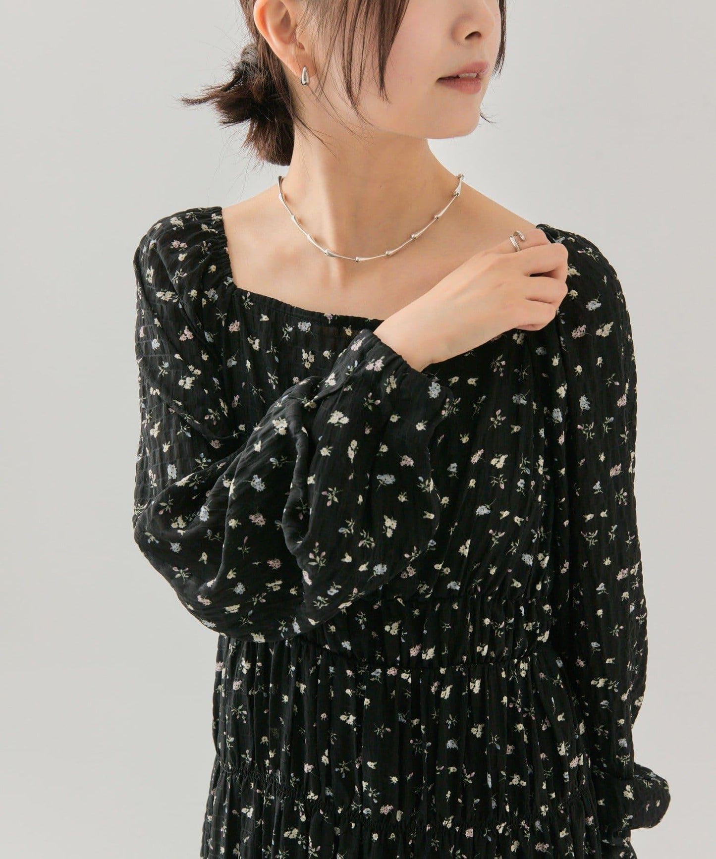 小花束腰連衣裙