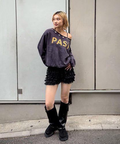 【AW】金屬孔裝飾一字肩標誌衛衣