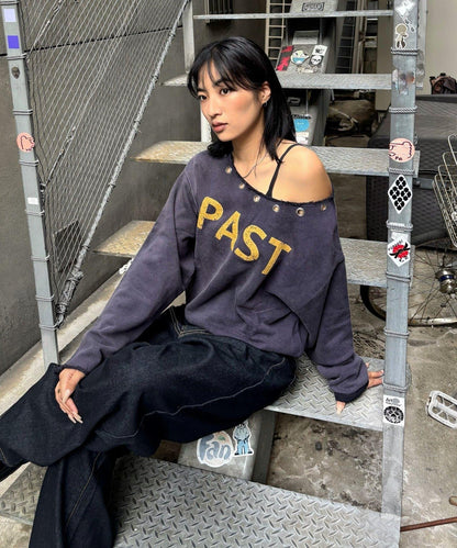 【AW】金屬孔裝飾一字肩標誌衛衣