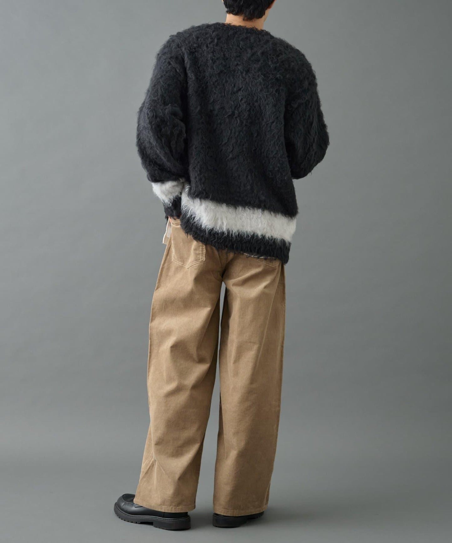 長毛馬海毛針織圓領衫