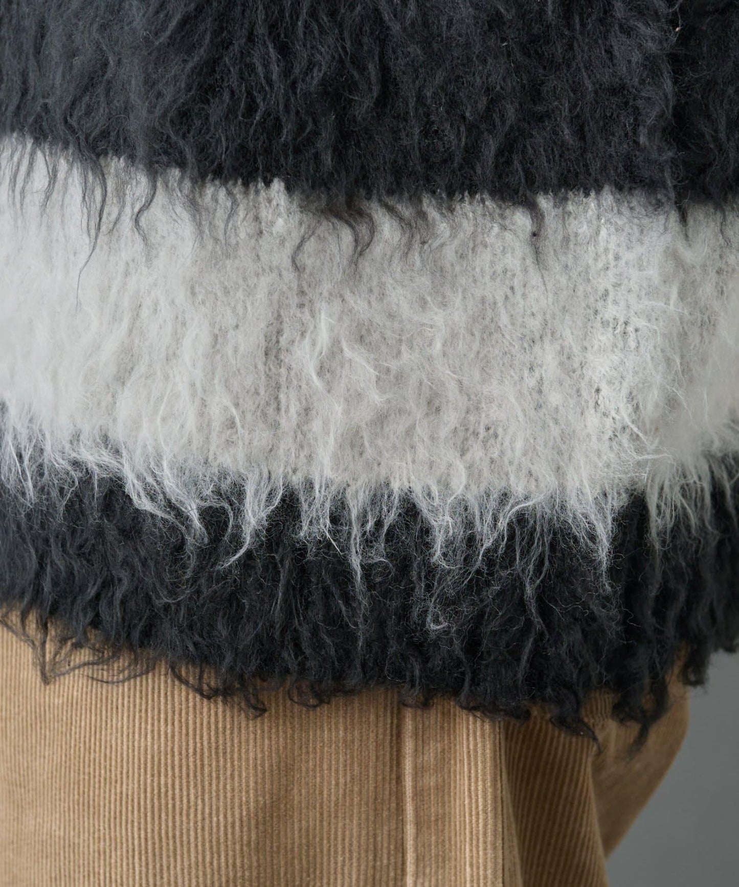 長毛馬海毛針織圓領衫