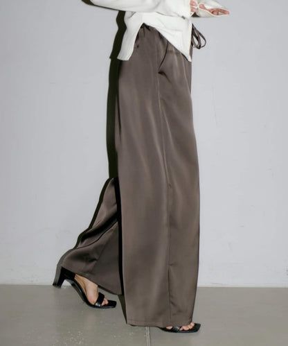 【yomo企畫】緞面褶皺寬鬆休閒褲