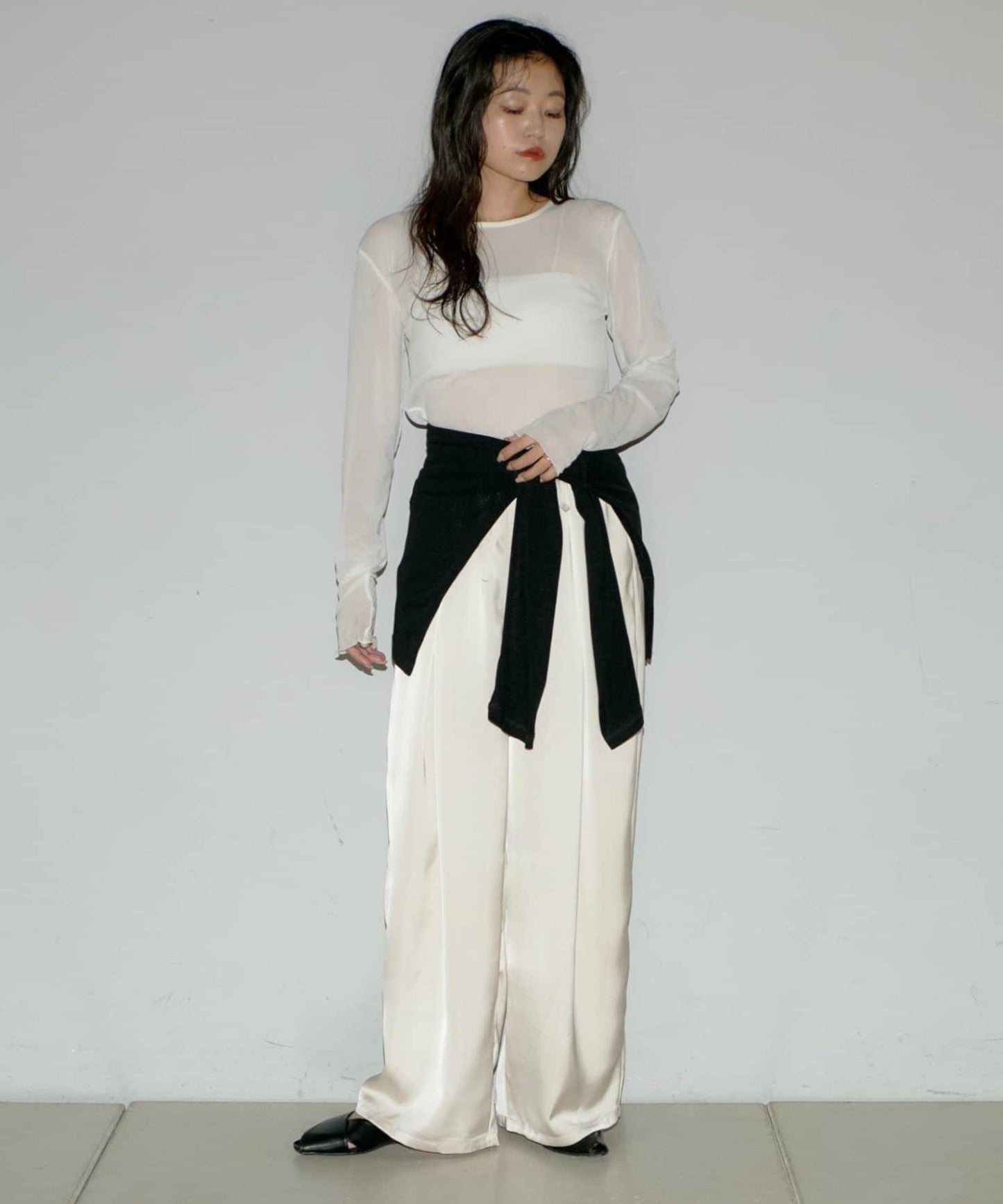 【yomo企畫】緞面褶皺寬鬆休閒褲