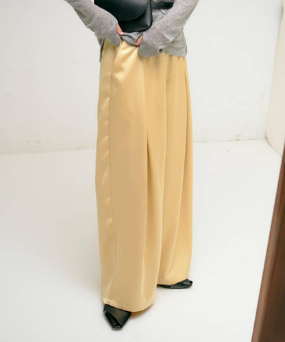 【yomo企畫】緞面褶皺寬鬆休閒褲