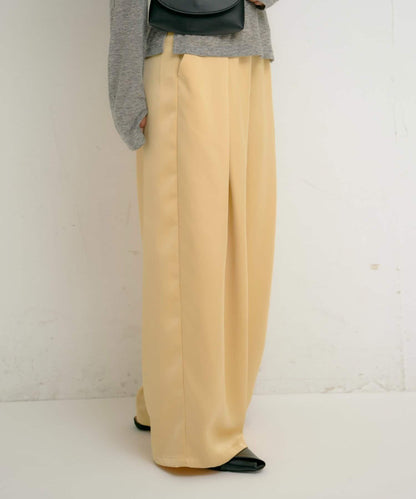 【yomo企畫】緞面褶皺寬鬆休閒褲