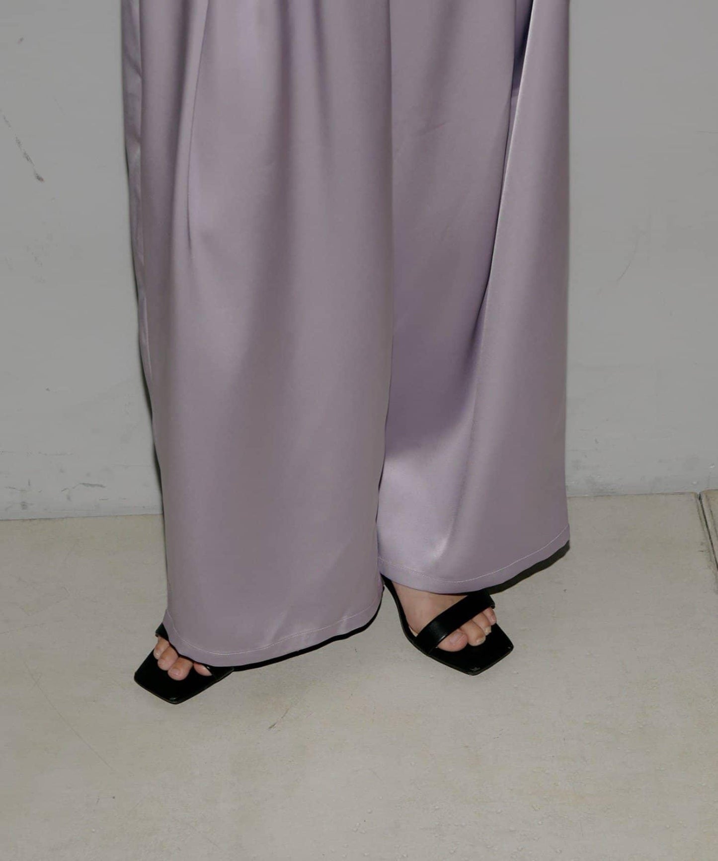 【yomo企畫】緞面褶皺寬鬆休閒褲