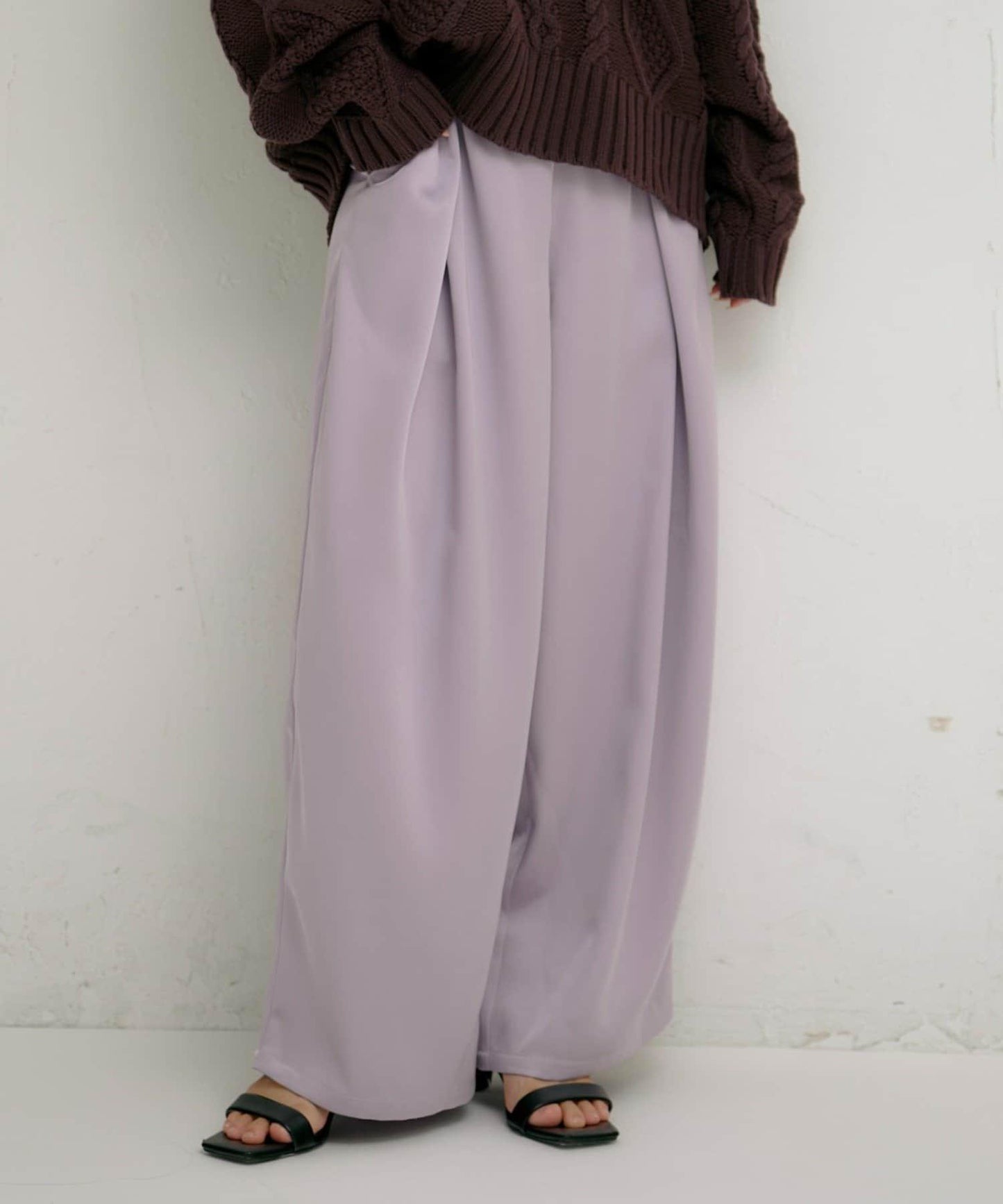 【yomo企畫】緞面褶皺寬鬆休閒褲