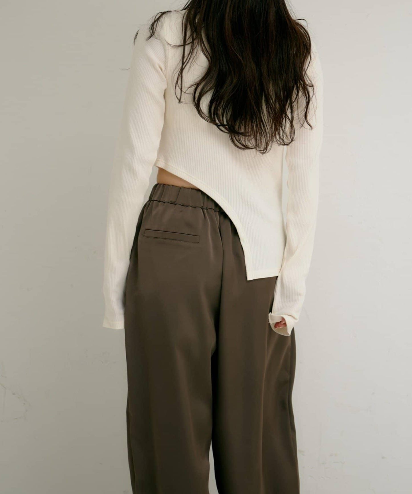 【yomo企畫】緞面褶皺寬鬆休閒褲