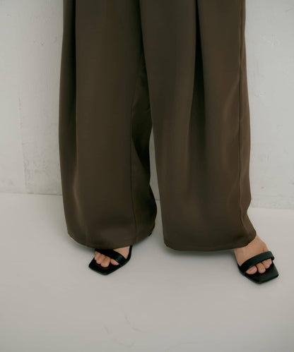 【yomo企畫】緞面褶皺寬鬆休閒褲