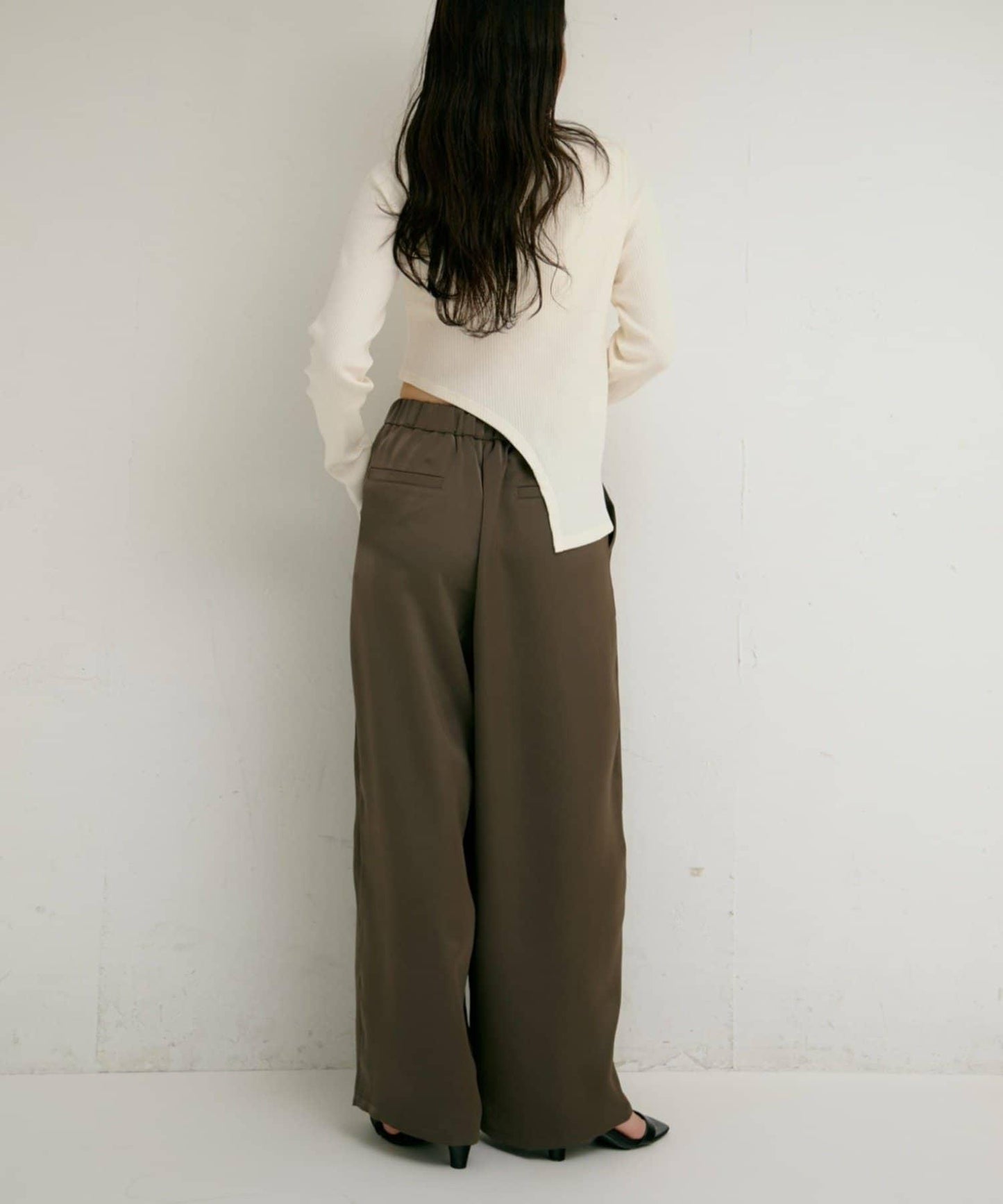 【yomo企畫】緞面褶皺寬鬆休閒褲