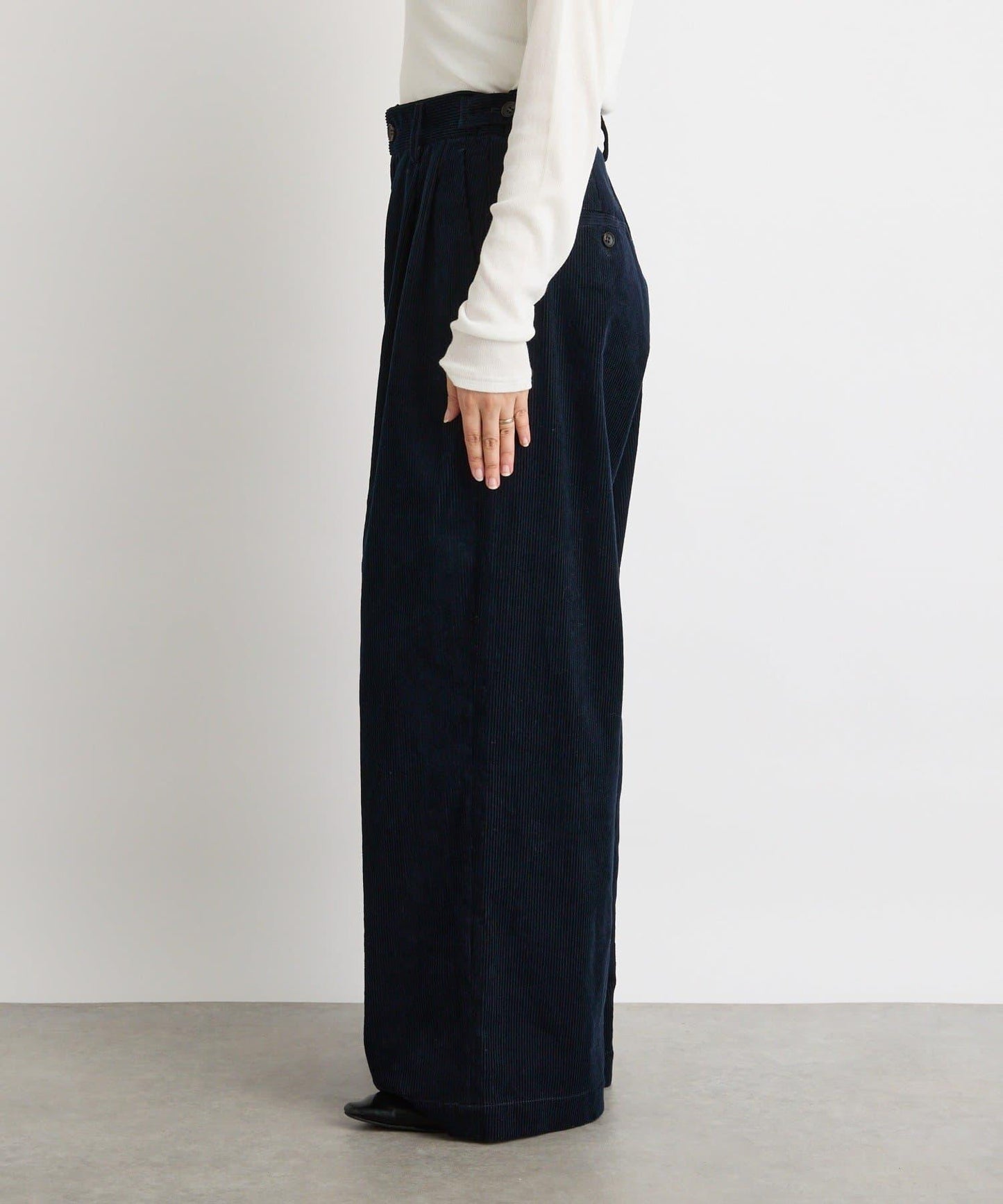 【MONN.:.(モン)】燈芯絨長褲