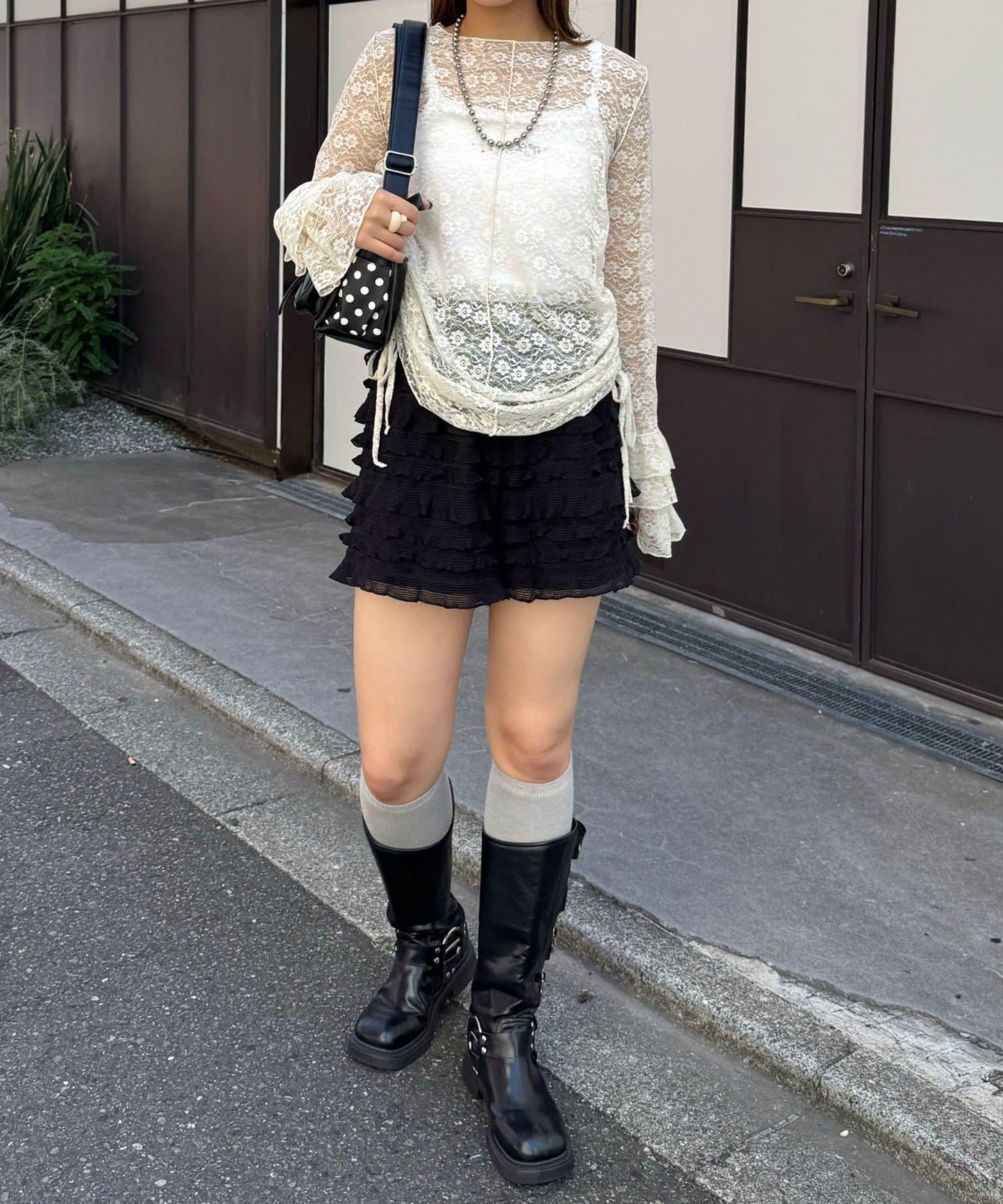 袖部層疊褶皺蕾絲上衣