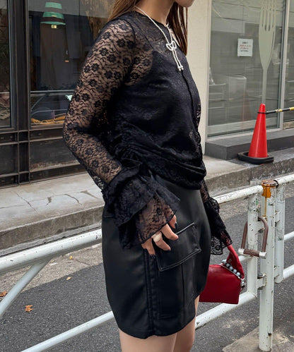 袖部層疊褶皺蕾絲上衣