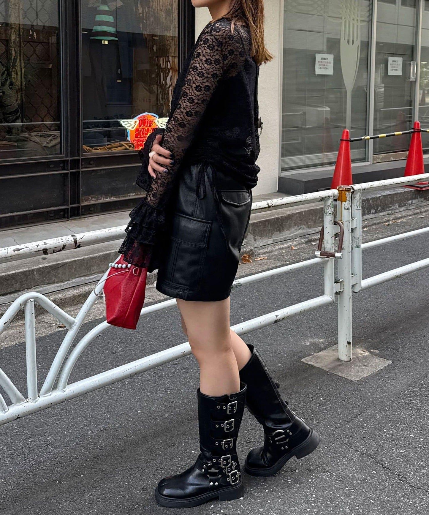 袖部層疊褶皺蕾絲上衣