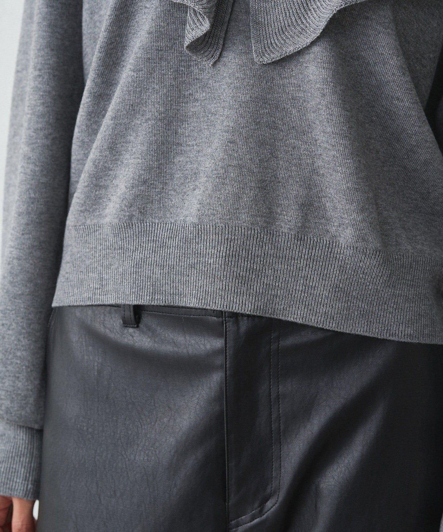 荷葉邊領針織衫