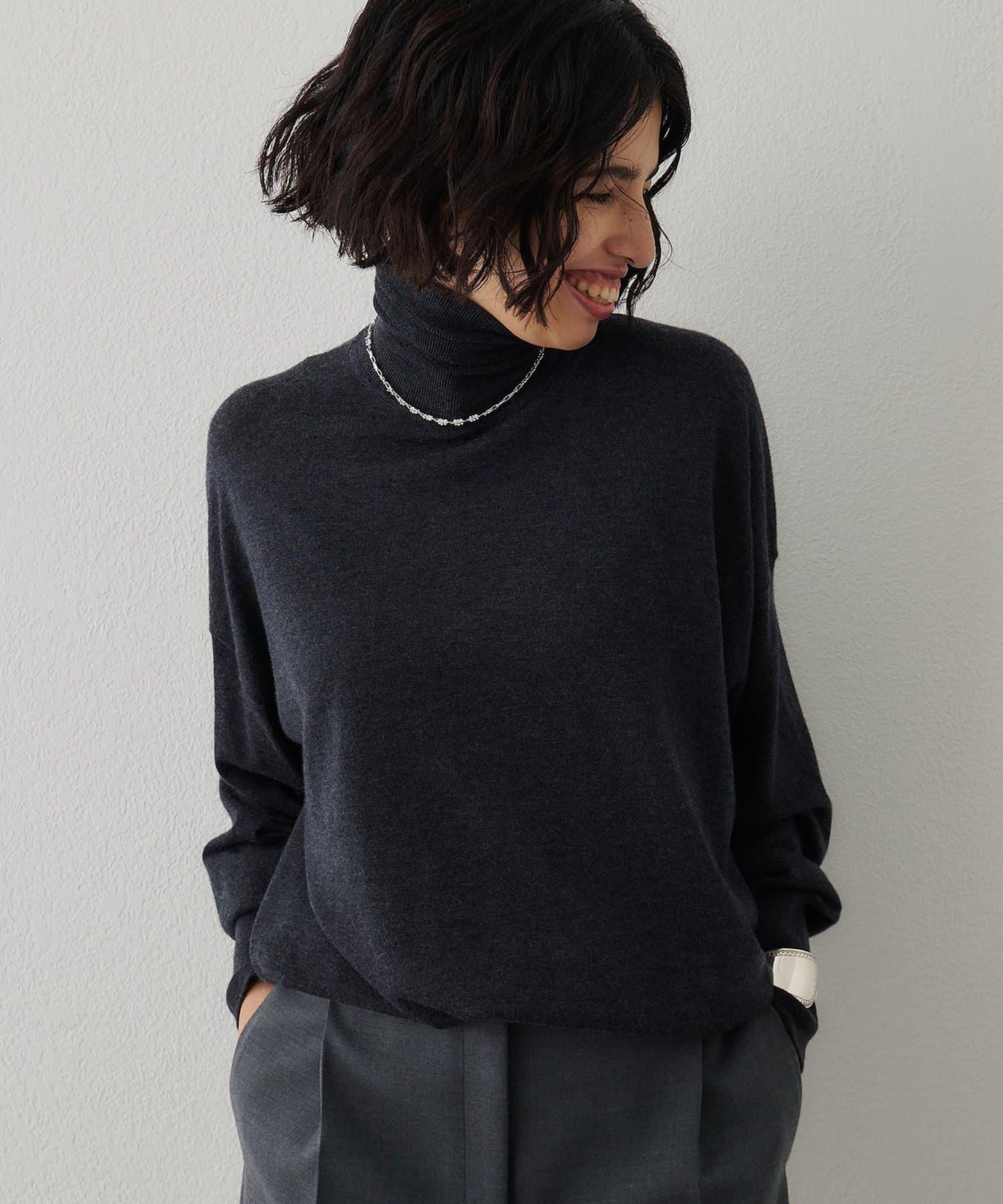 高密度寬鬆高領套頭衫