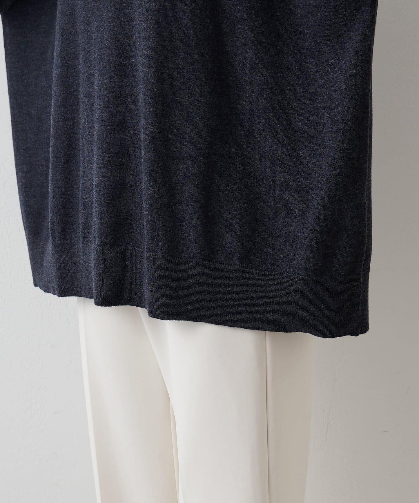 高密度寬鬆高領套頭衫