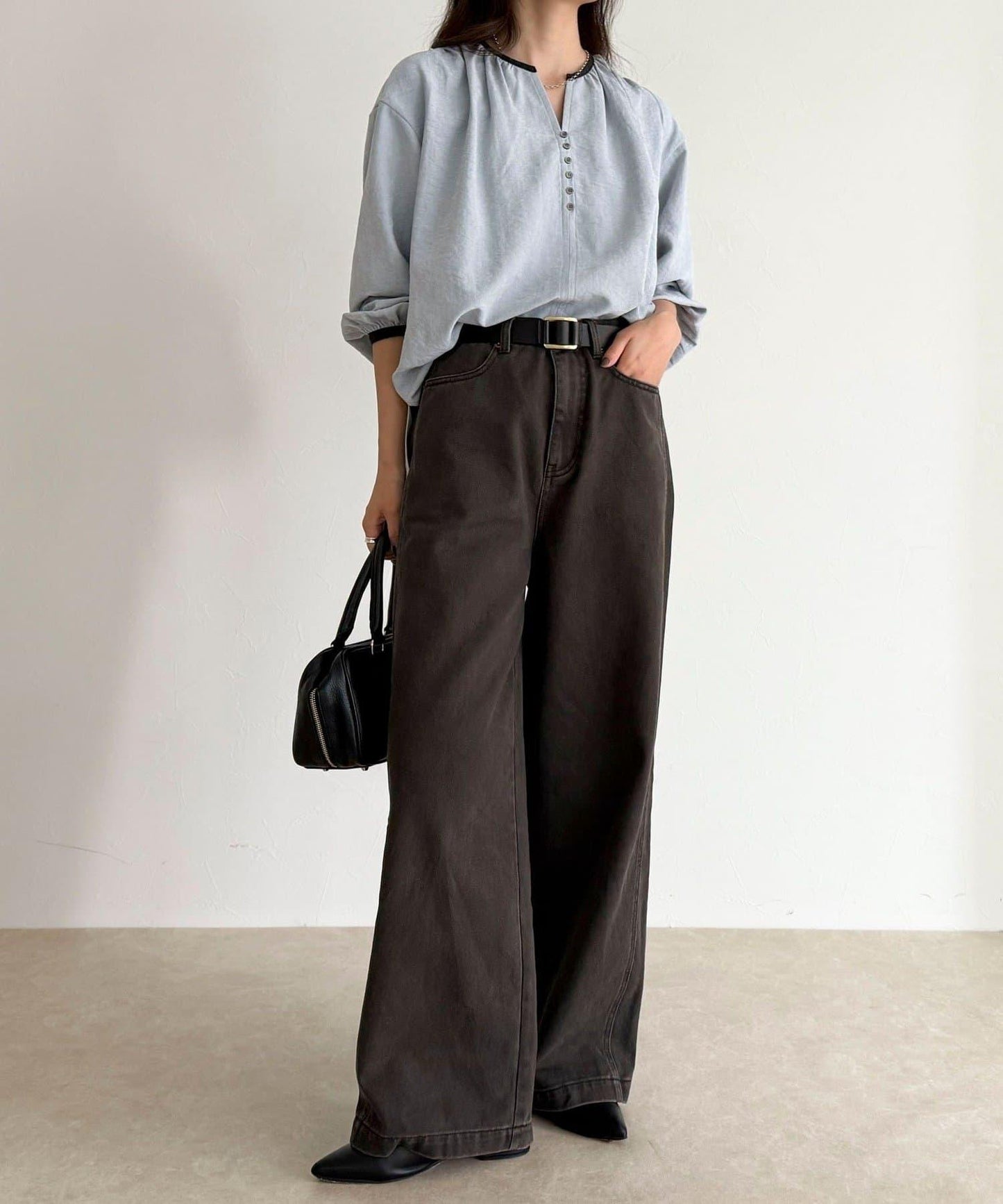 磨毛滾邊褶皺女襯衫