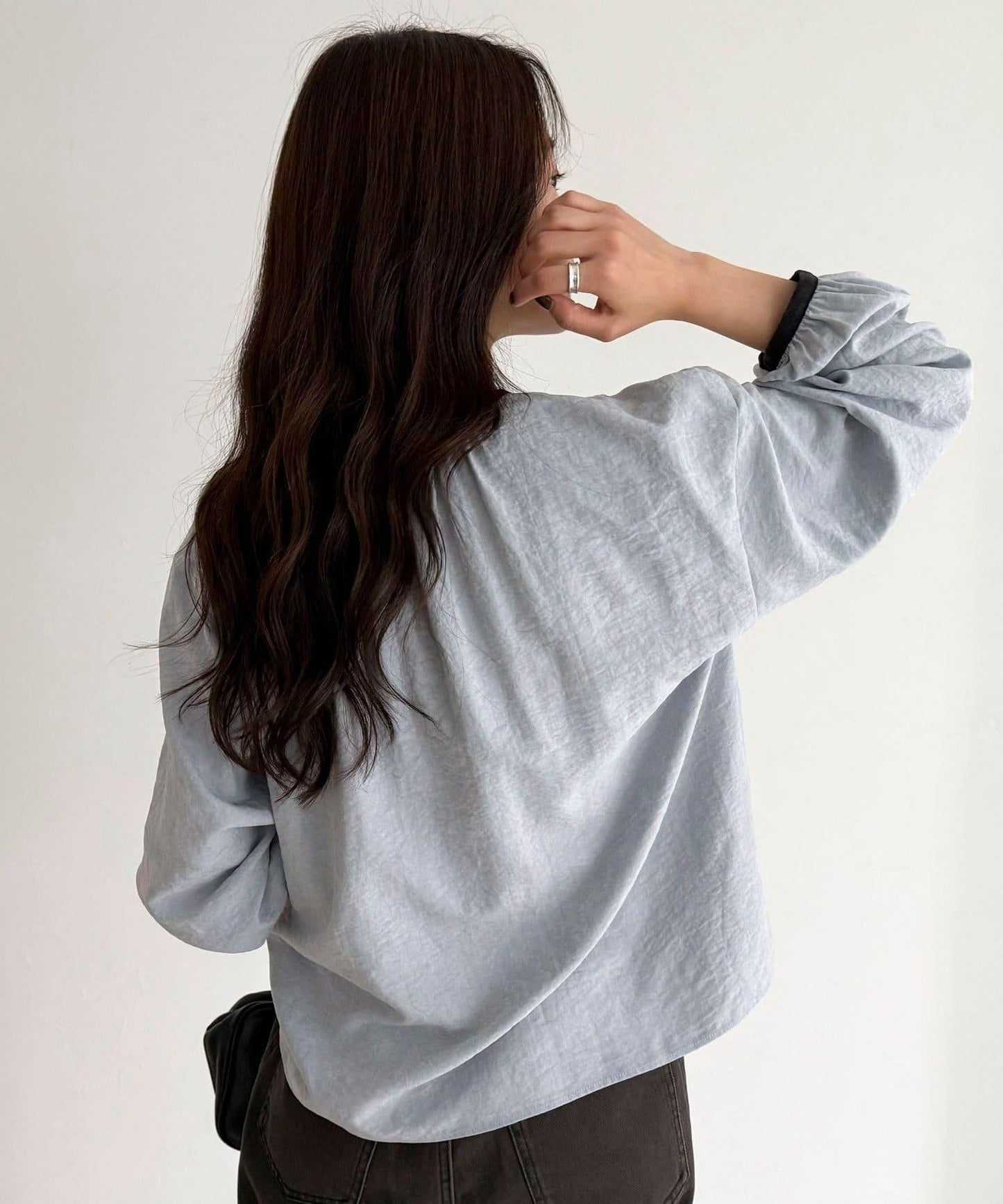 磨毛滾邊褶皺女襯衫