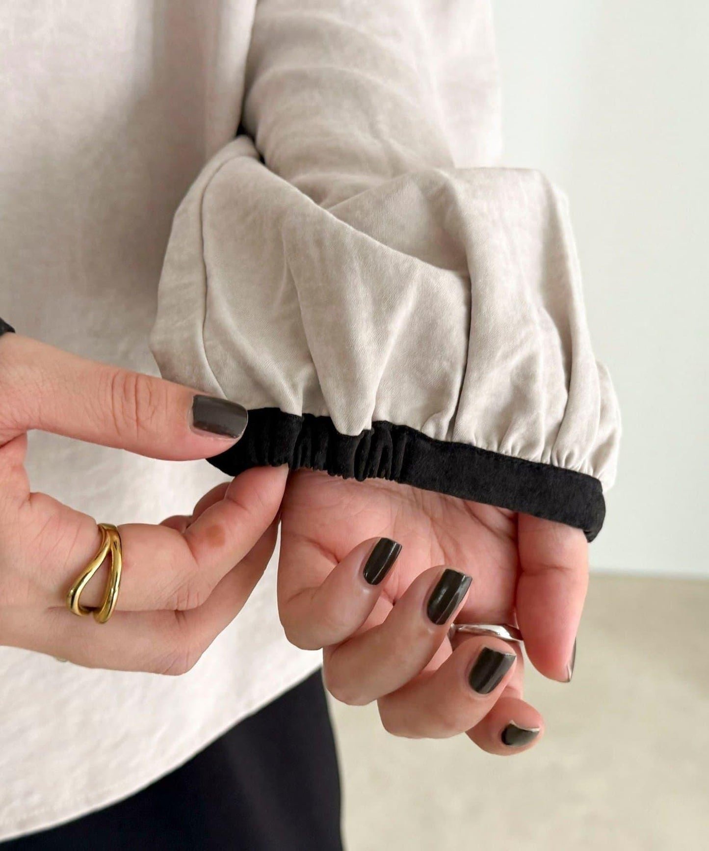 磨毛滾邊褶皺女襯衫