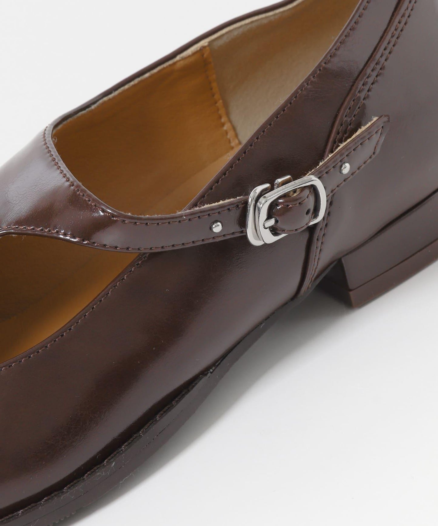 不對稱瑪麗珍樂福鞋