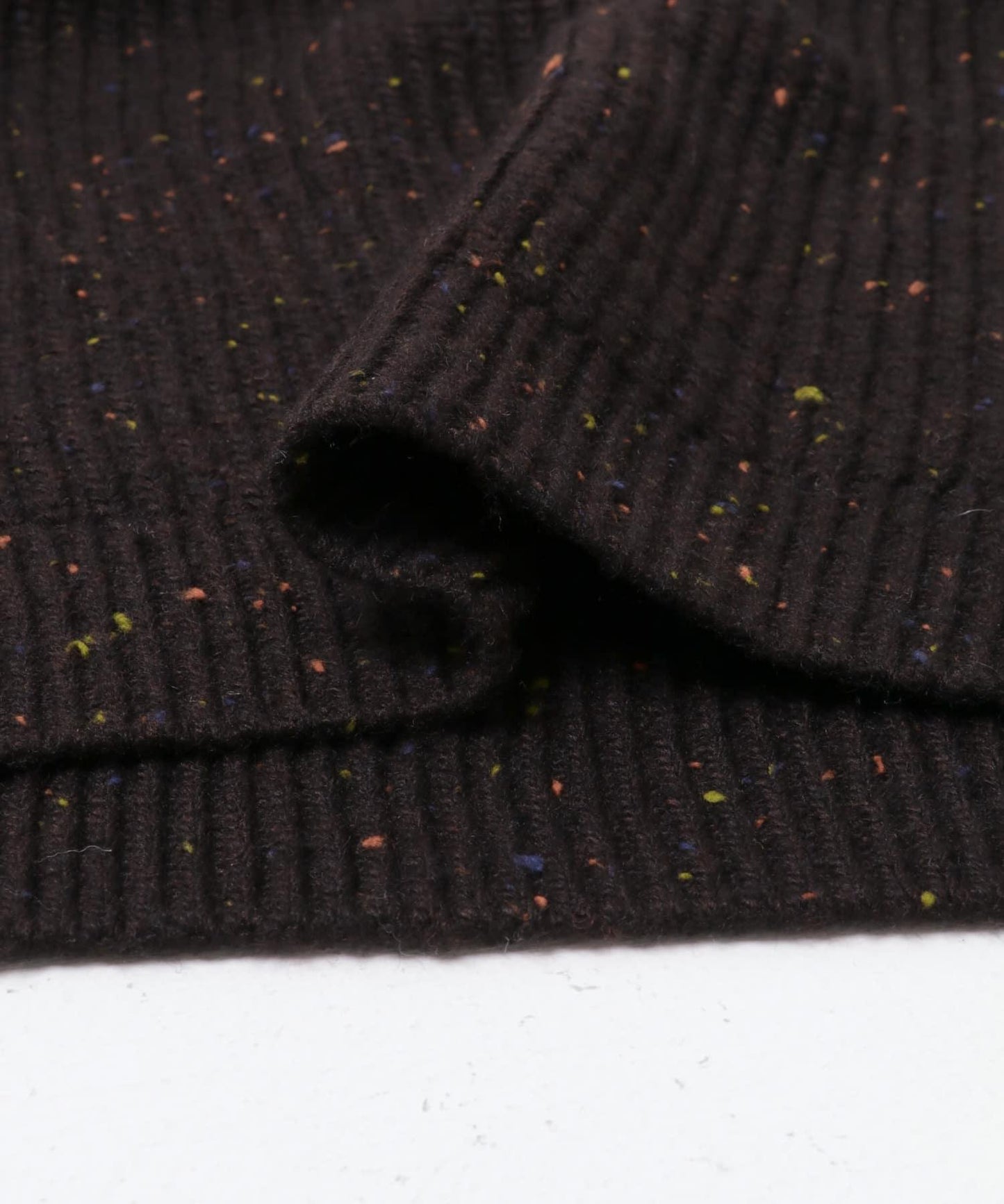 可水洗羊毛混紡圓領針織衫