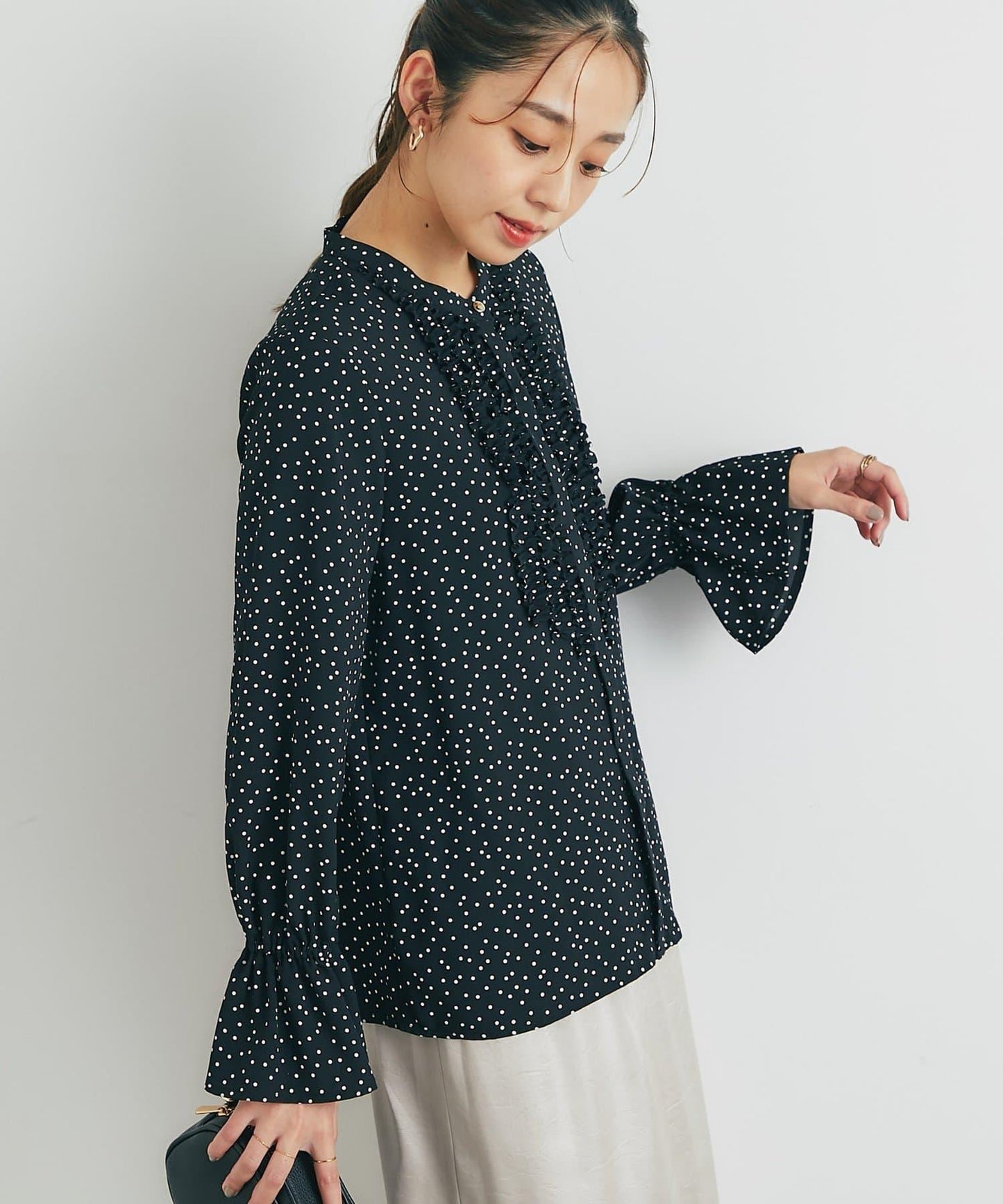 優雅氣質前襟荷葉邊雪紡襯衫