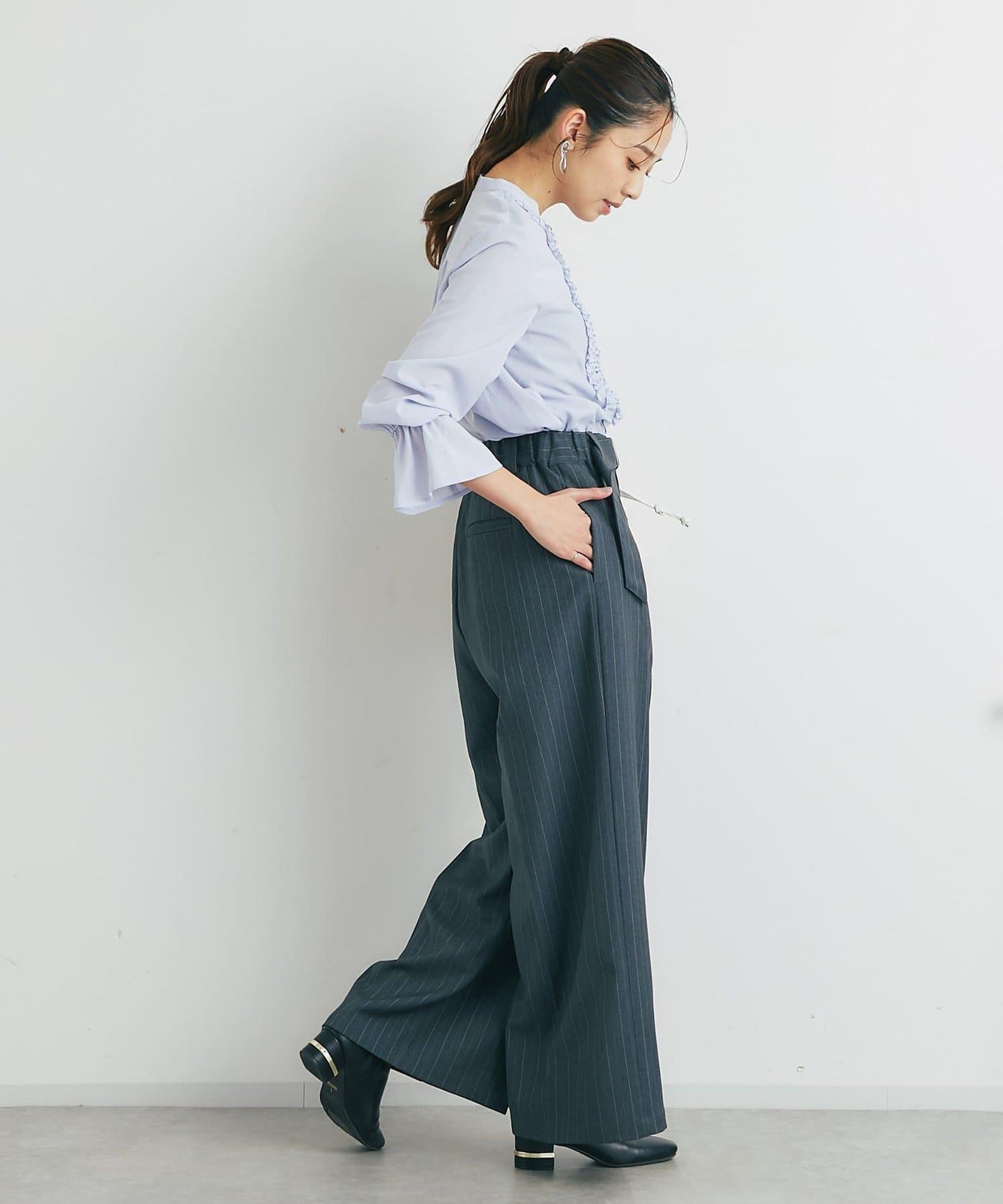 優雅氣質前襟荷葉邊雪紡襯衫