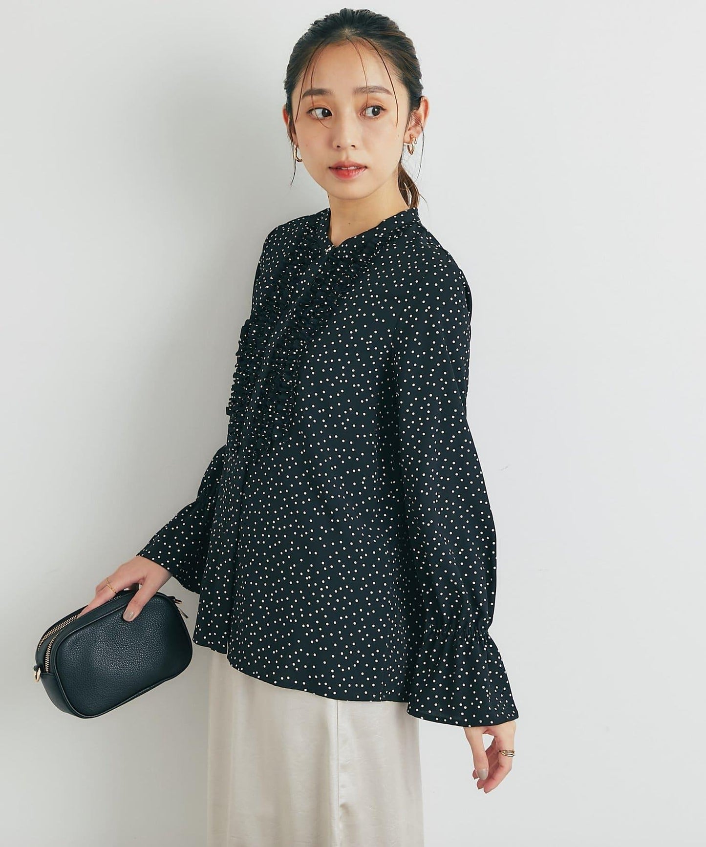 優雅氣質前襟荷葉邊雪紡襯衫