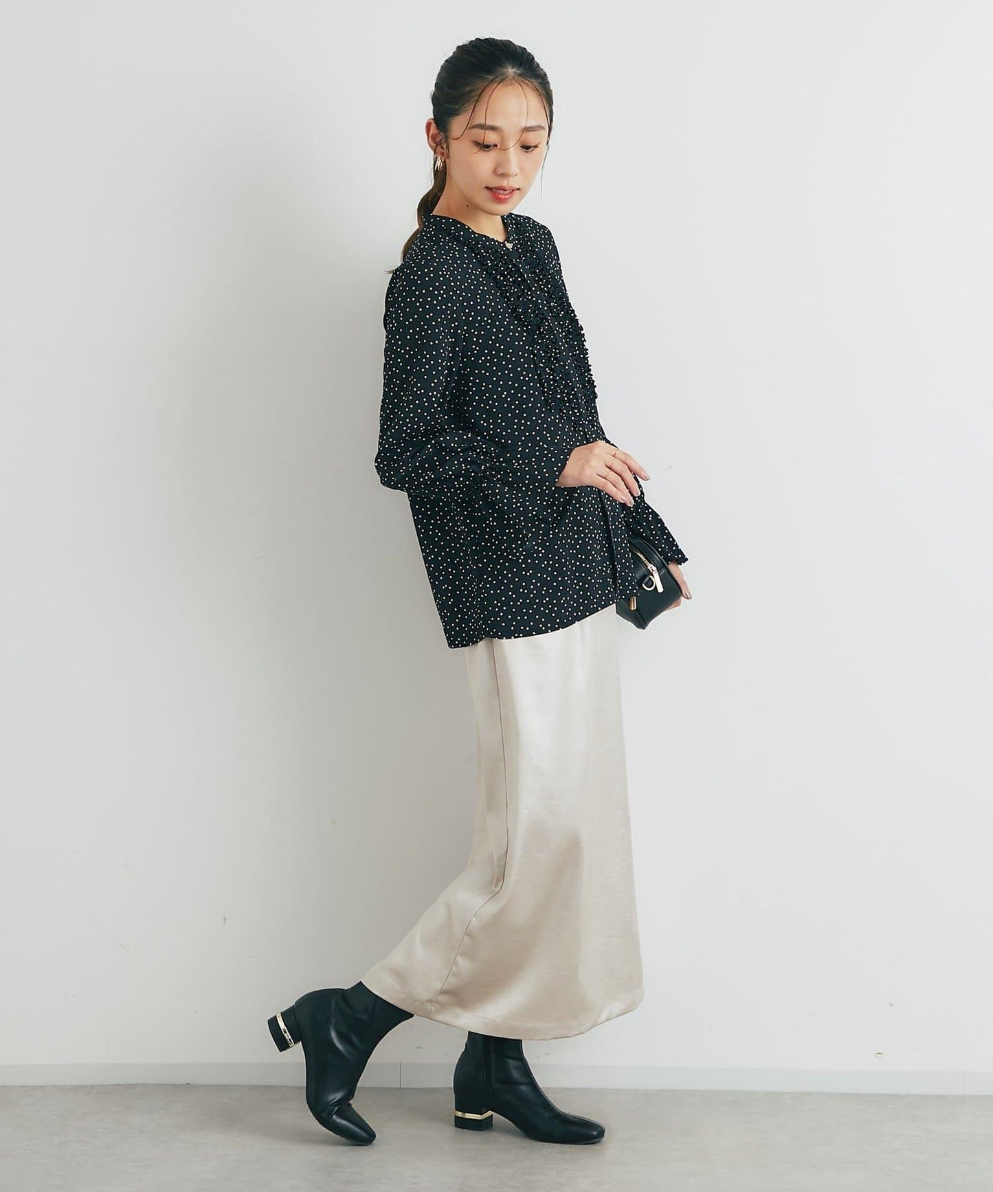 優雅氣質前襟荷葉邊雪紡襯衫