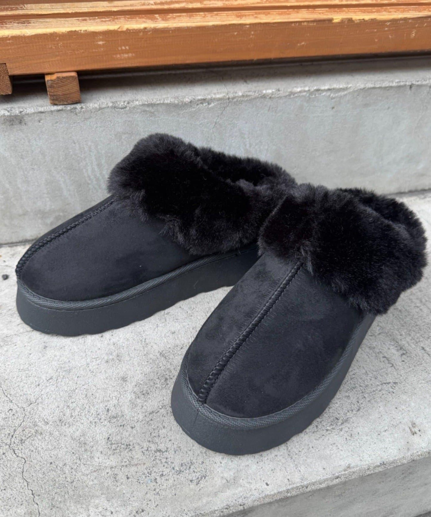 羊毛皮涼鞋
