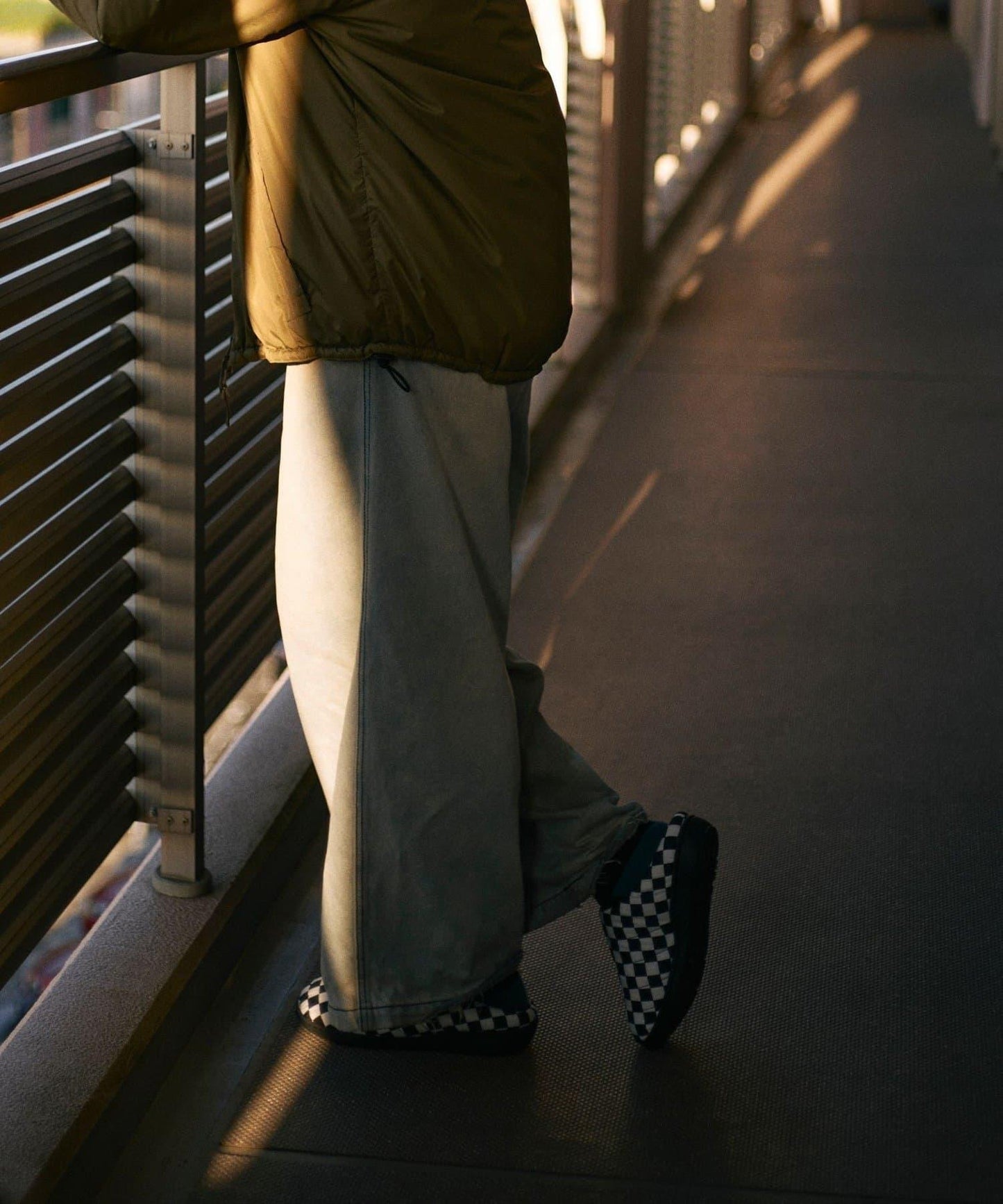 【SUBU】ORIGINALS F-line 冬季拖鞋 男女通用