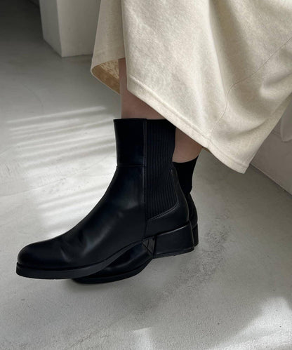 【人氣話題鞋款再度登場！】羅紋拼接短靴