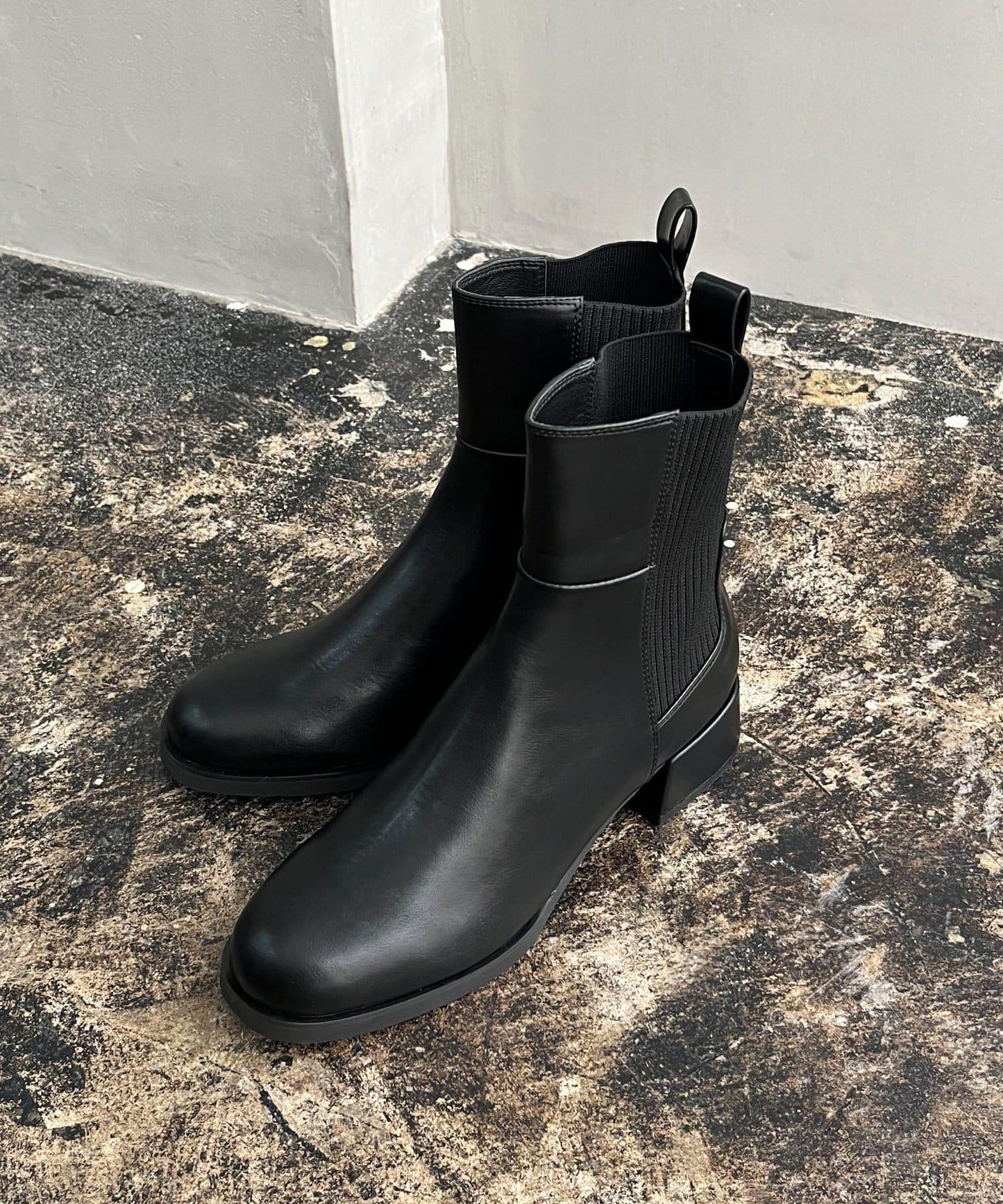 【人氣話題鞋款再度登場！】羅紋拼接短靴