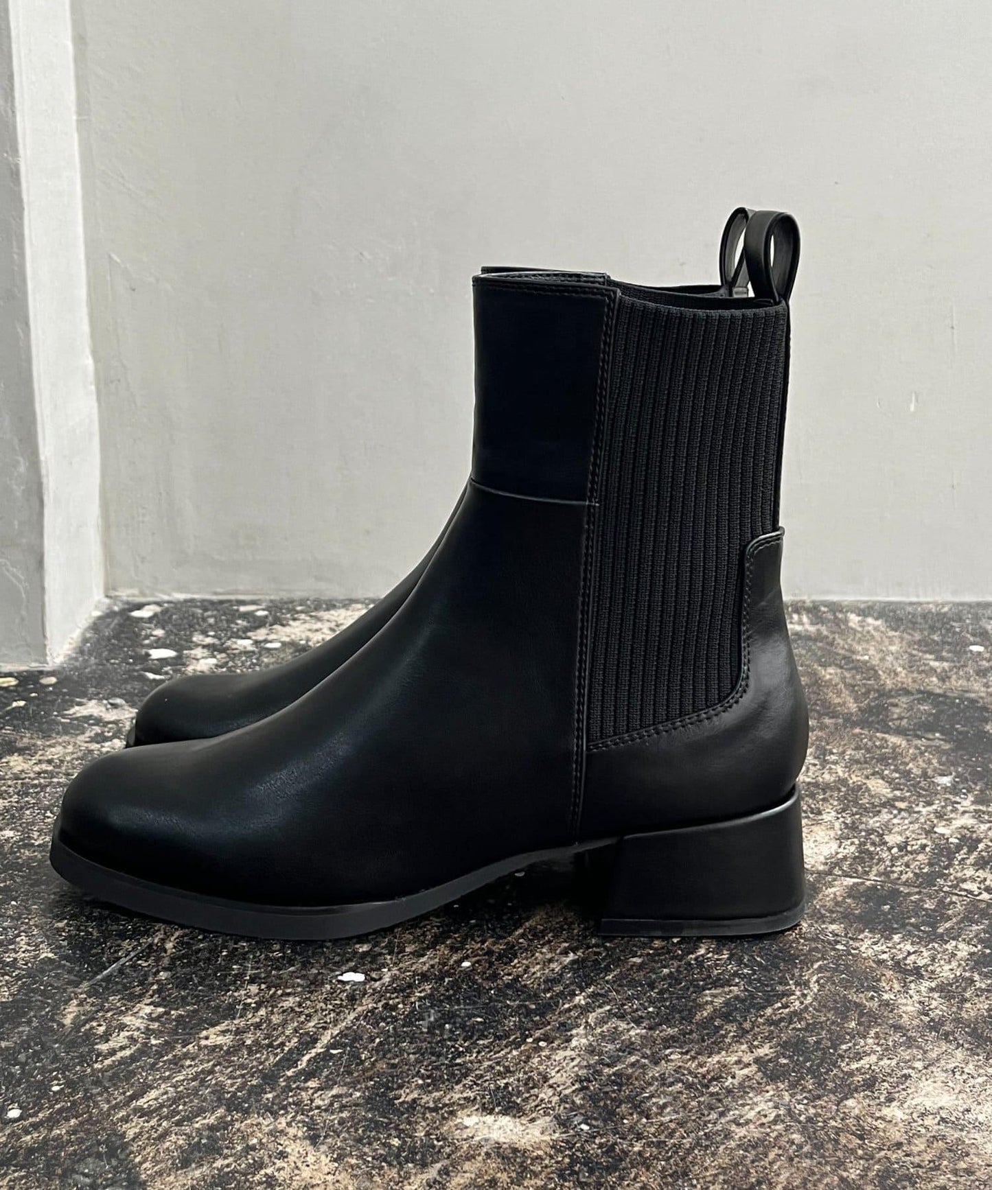 【人氣話題鞋款再度登場！】羅紋拼接短靴