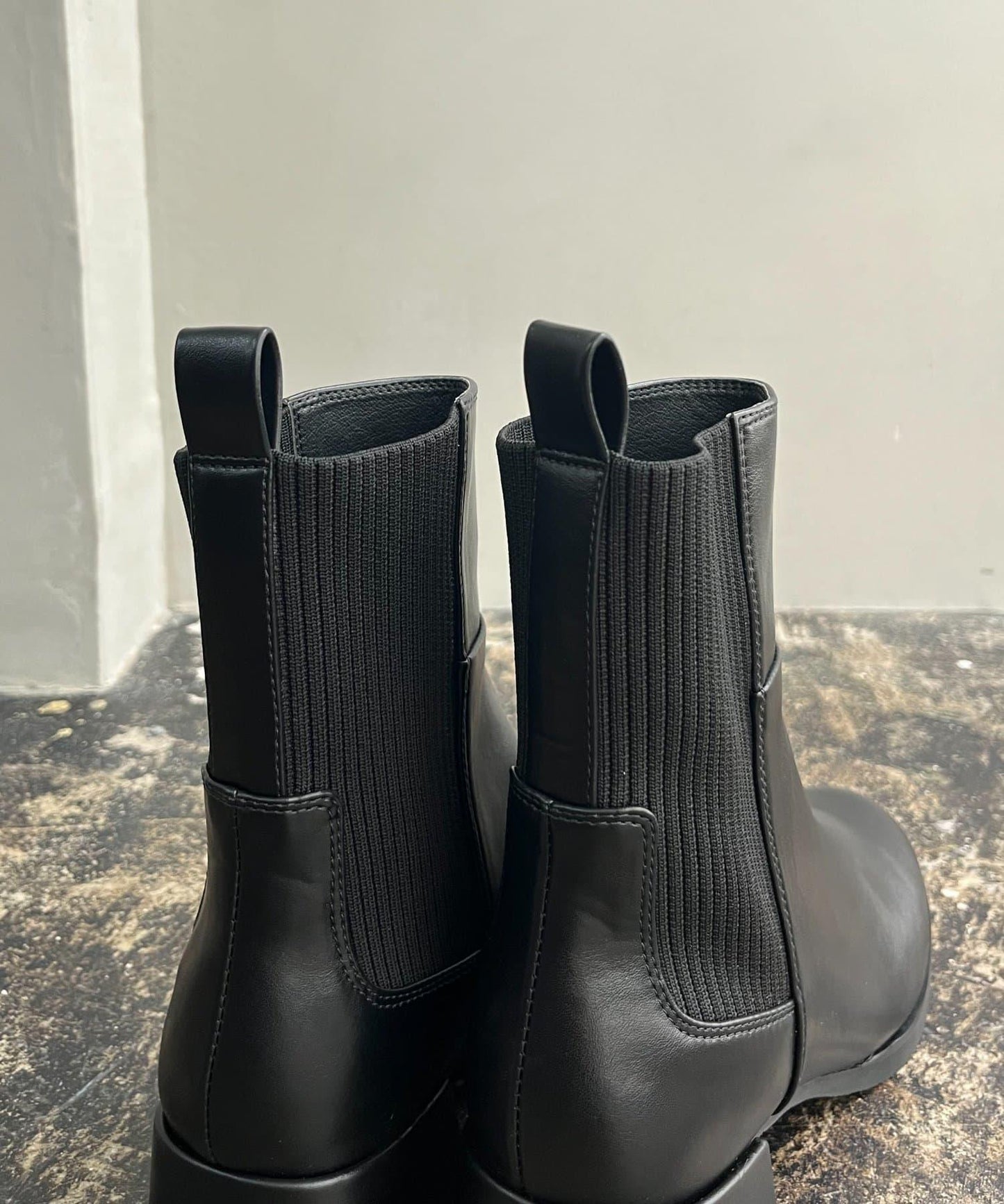 【人氣話題鞋款再度登場！】羅紋拼接短靴