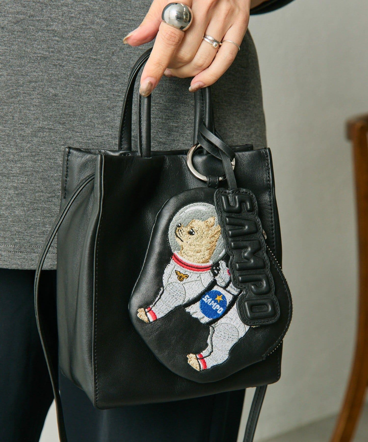 《本革》sampo×ear聯名 太空馬桶造型真皮收納盒/包包掛飾