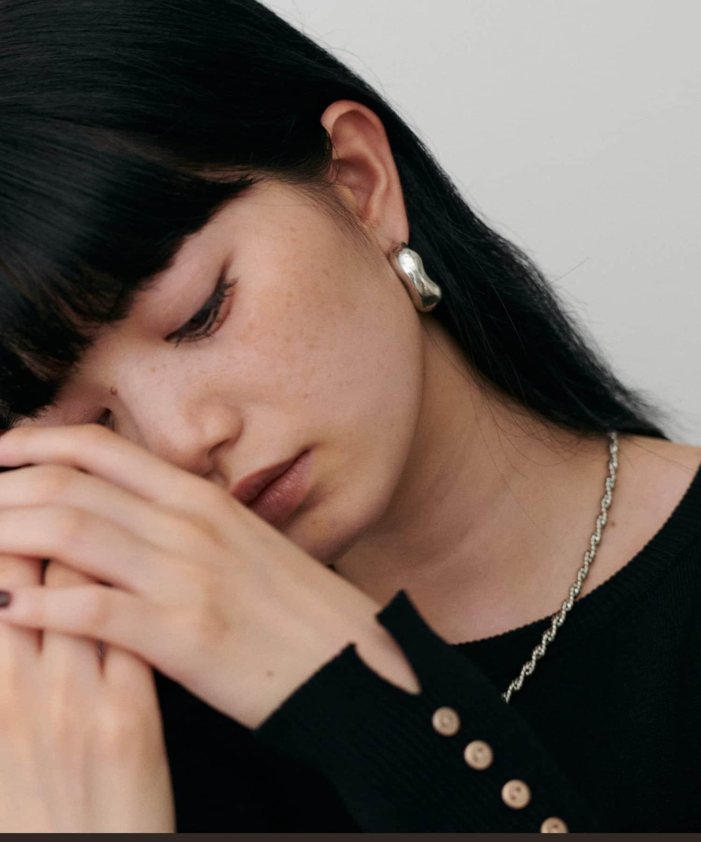 袖口小紐扣簡約針織衫