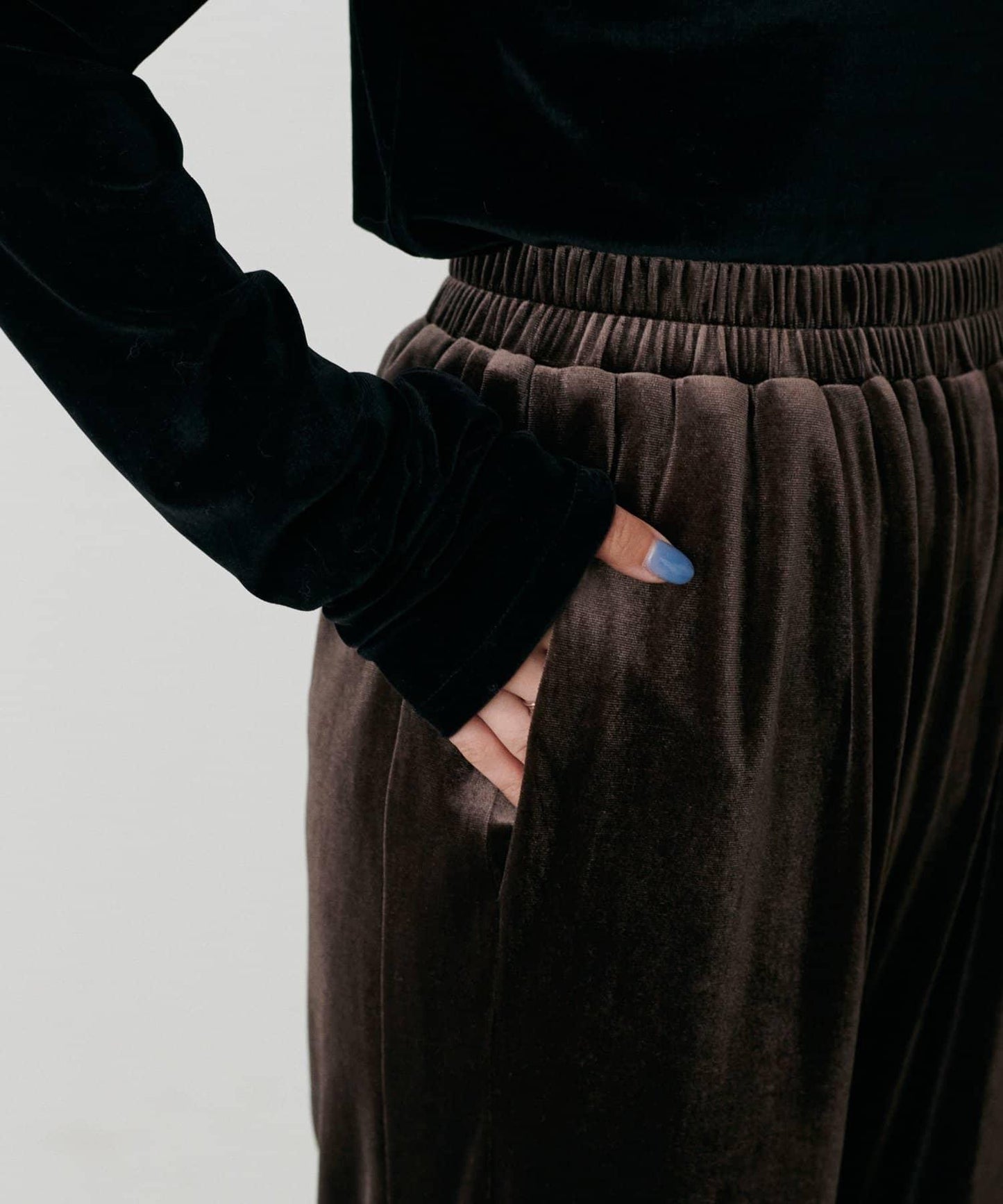 側邊拼接天鵝絨長褲