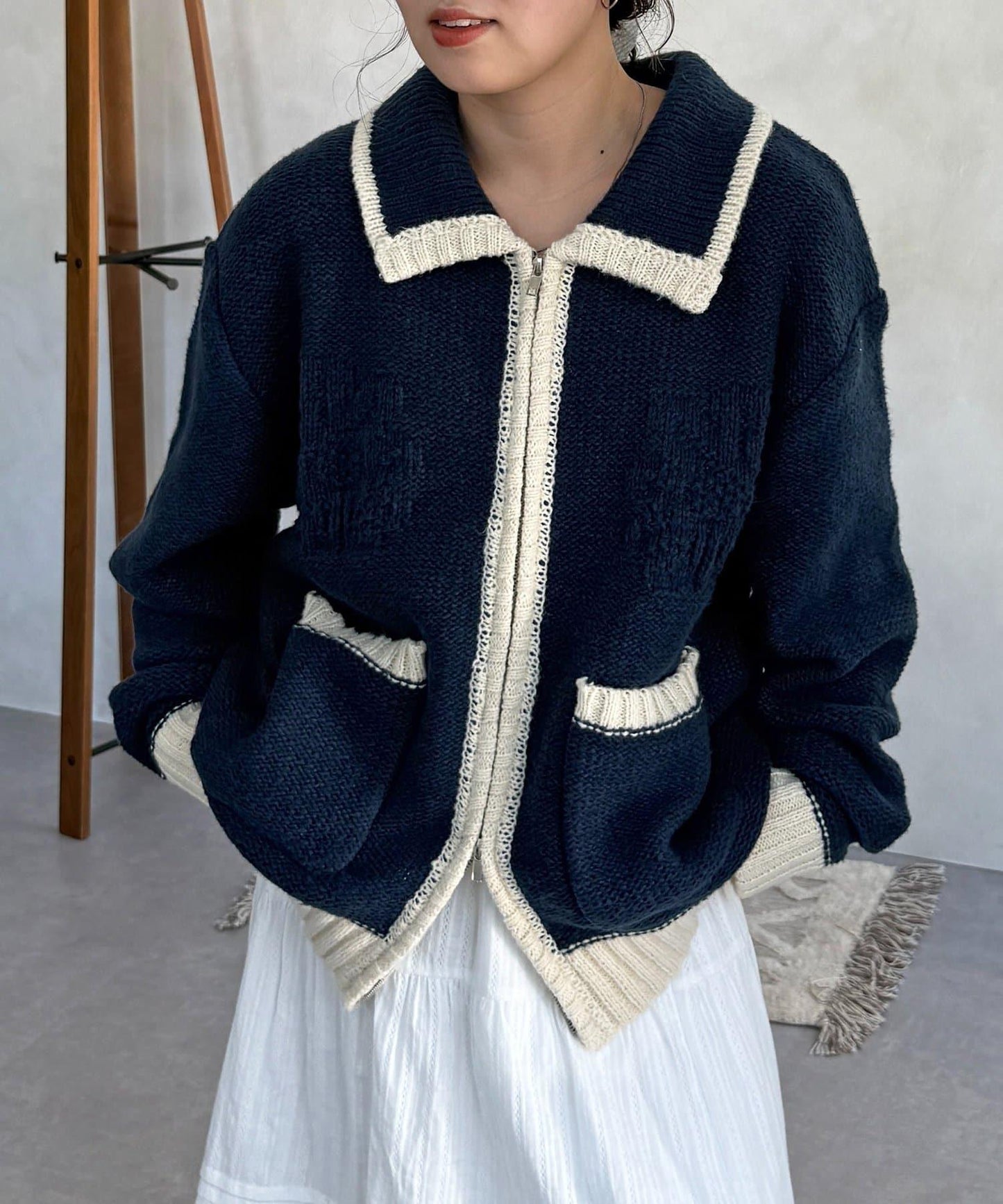 同色系花紋提花開衫