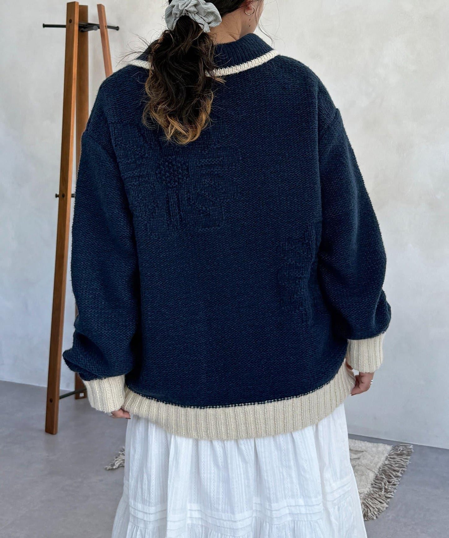 同色系花紋提花開衫